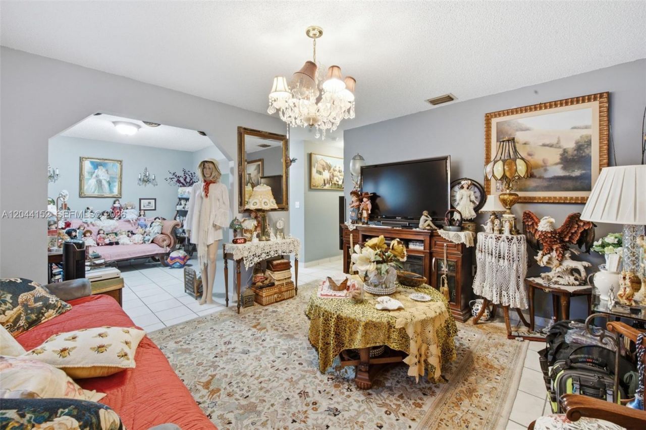 2801 SW 24th St , Miami, FL 33145 Photo
