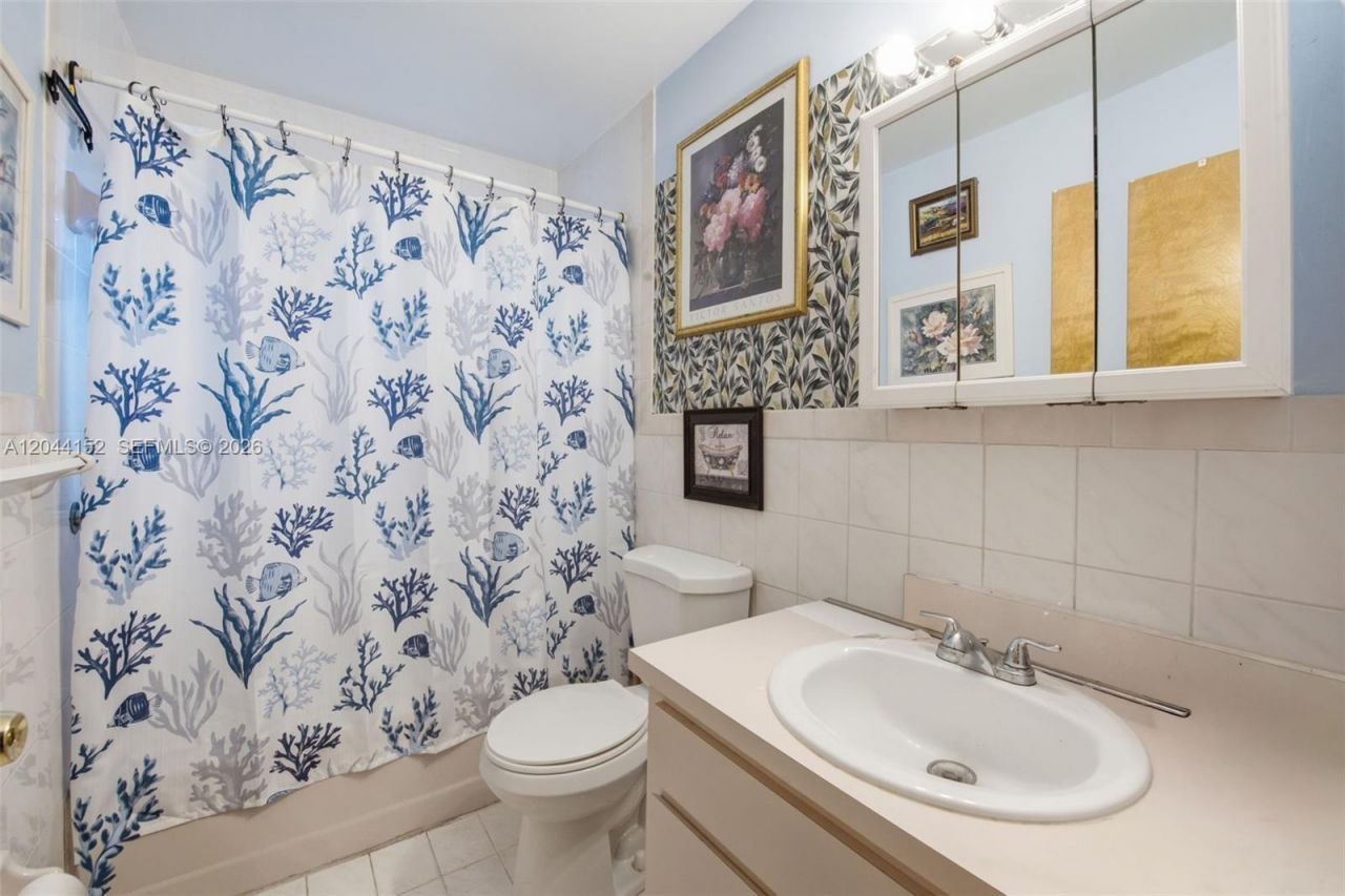 2801 SW 24th St , Miami, FL 33145 Photo