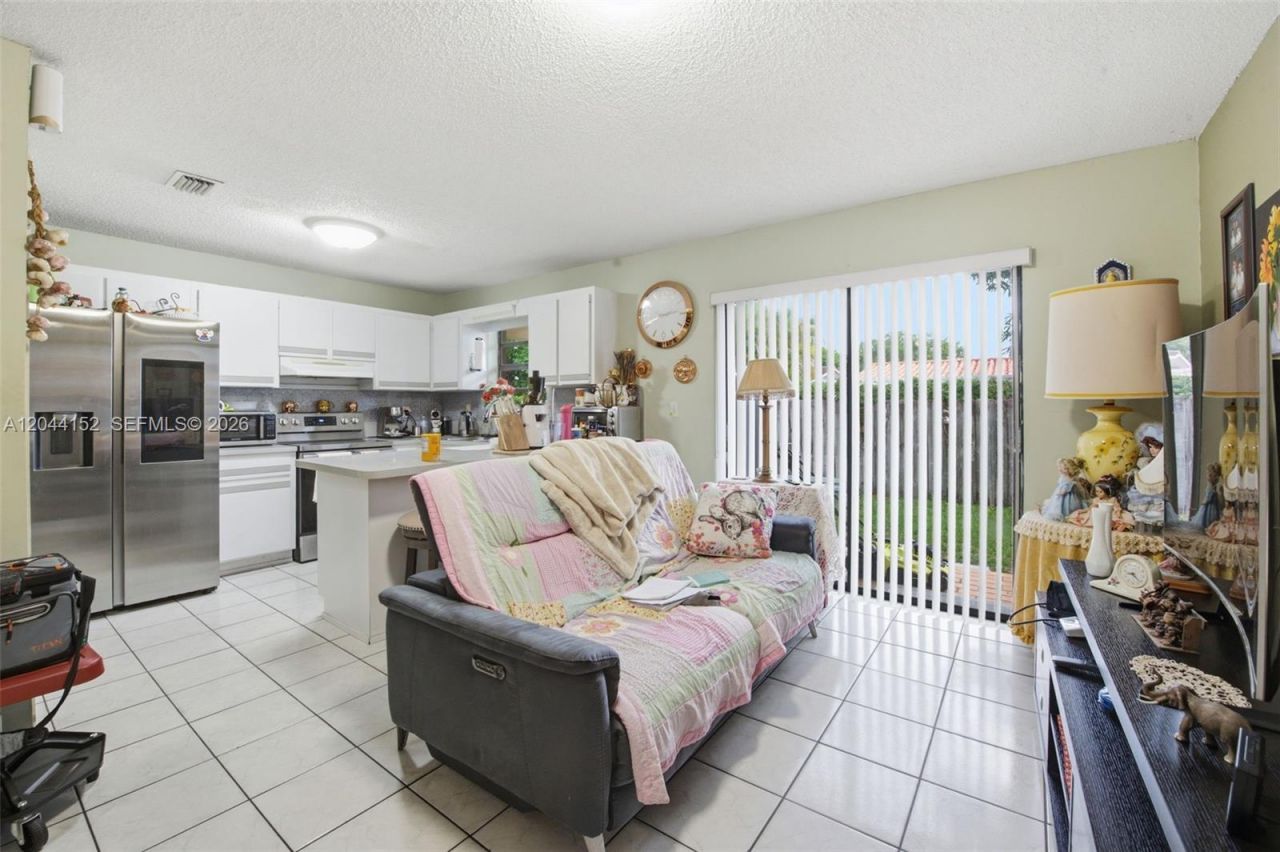 2801 SW 24th St , Miami, FL 33145 Photo