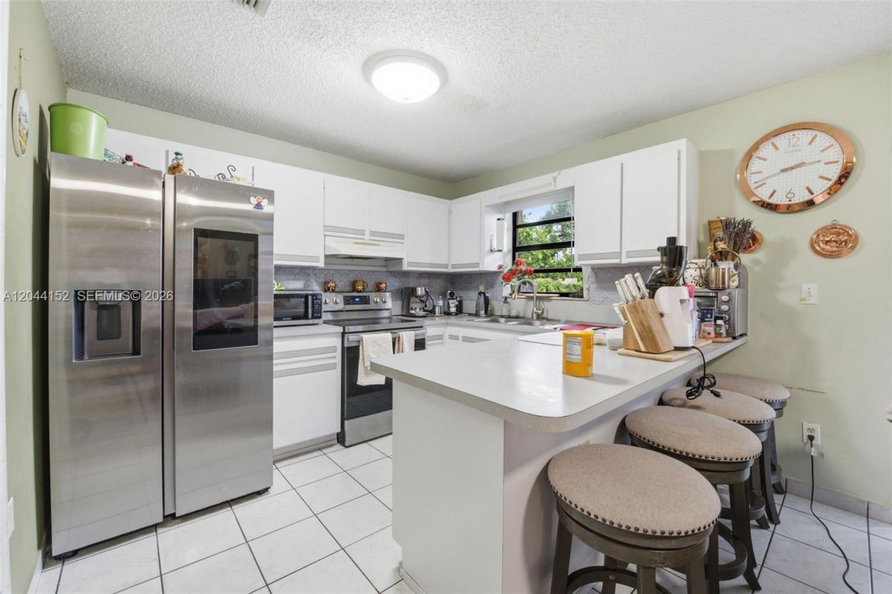 2801 SW 24th St , Miami, FL 33145 Photo