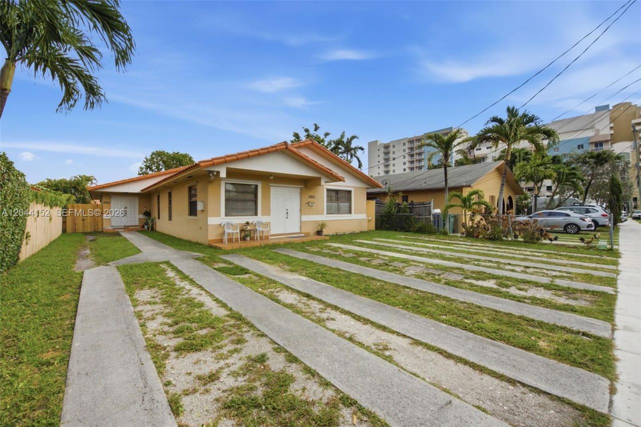 2801 SW 24th St , Miami, FL 33145 Photo