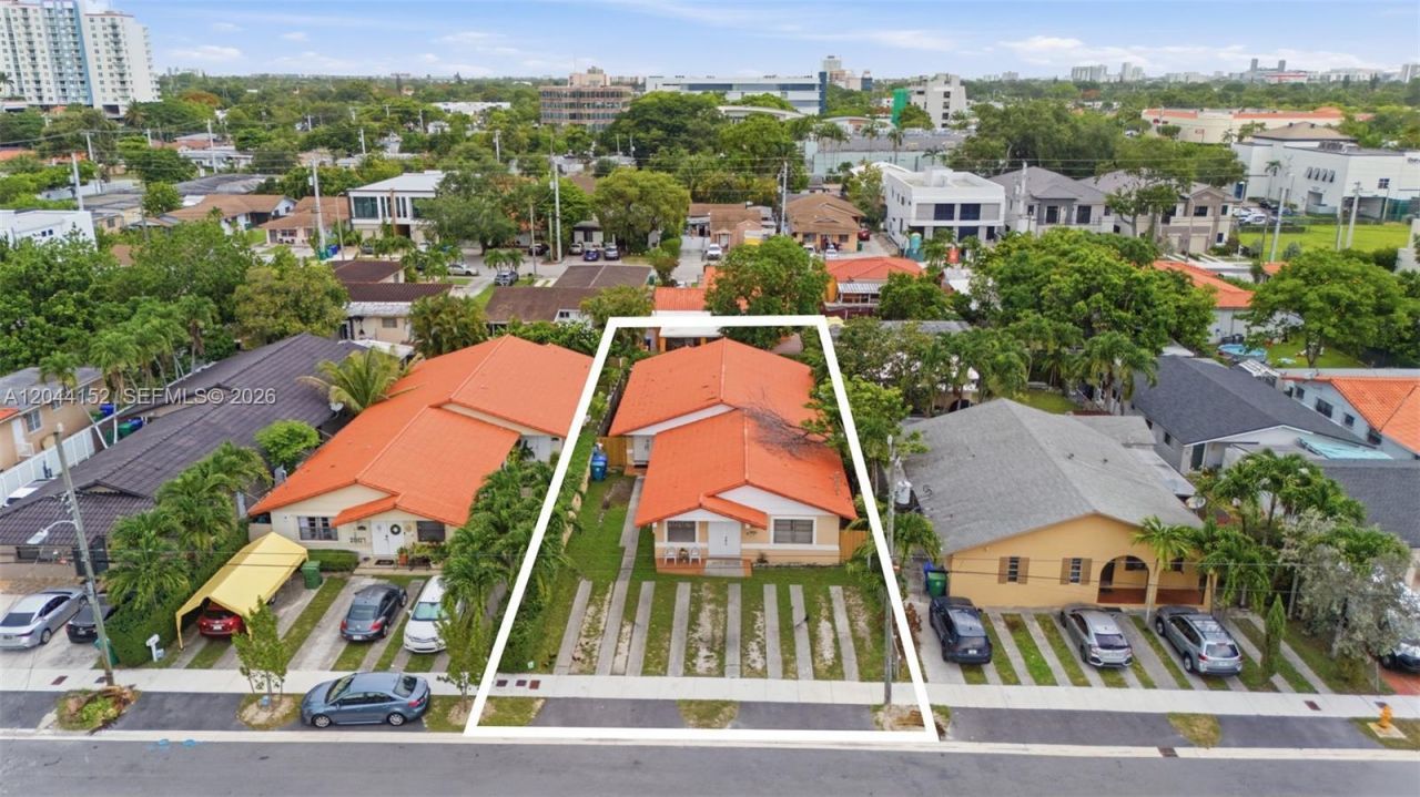 2801 SW 24th St , Miami, FL 33145 Photo