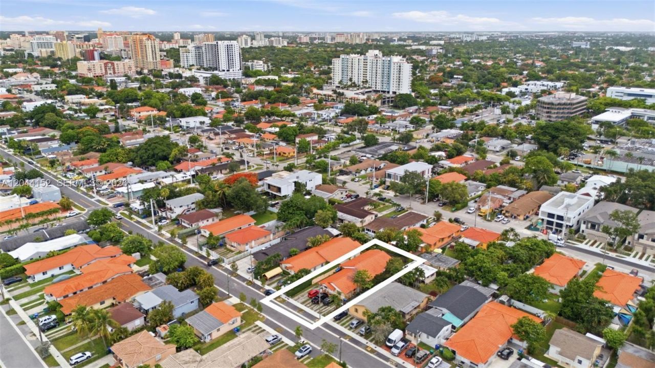2801 SW 24th St , Miami, FL 33145 Photo