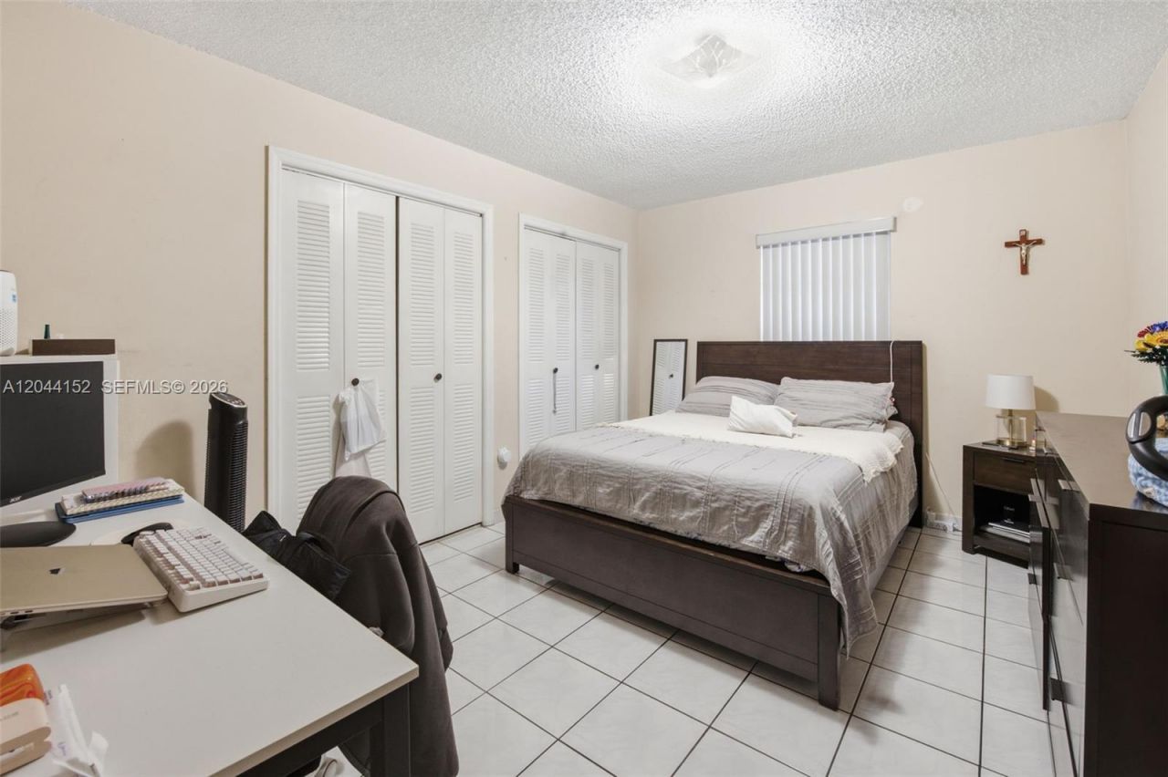 2801 SW 24th St , Miami, FL 33145 Photo