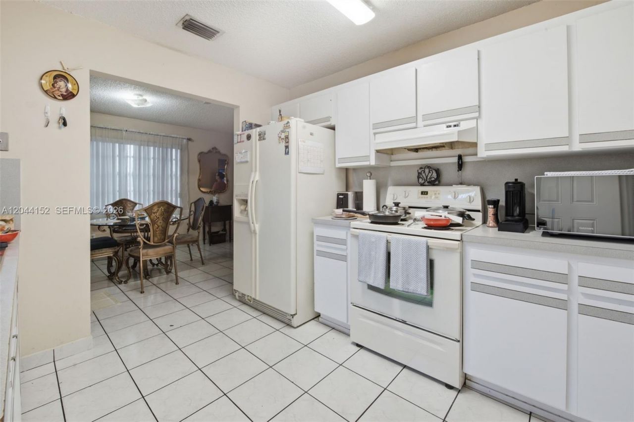 2801 SW 24th St , Miami, FL 33145 Photo