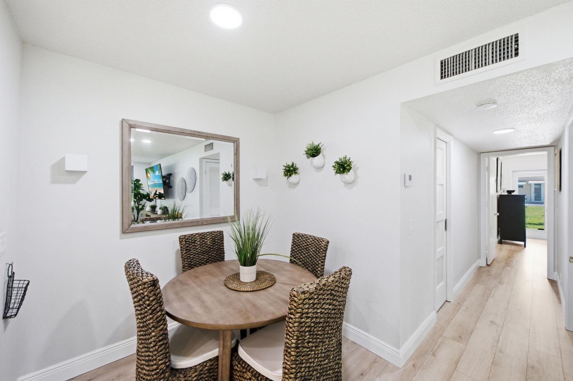 957 Circle Drive, Unit D, Delray Beach, FL 33445 Photo