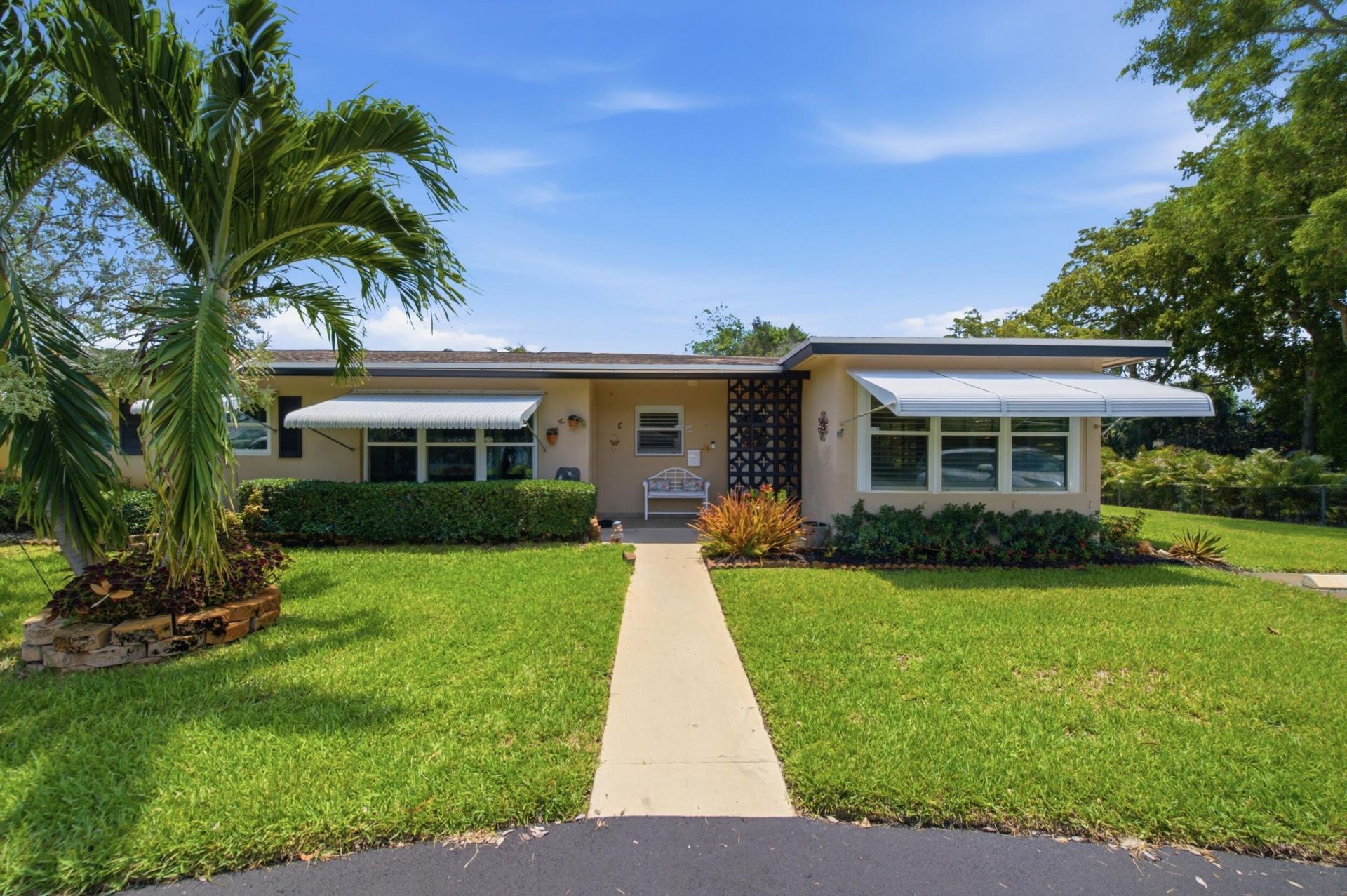 957 Circle Drive, Unit D, Delray Beach, FL 33445 Photo