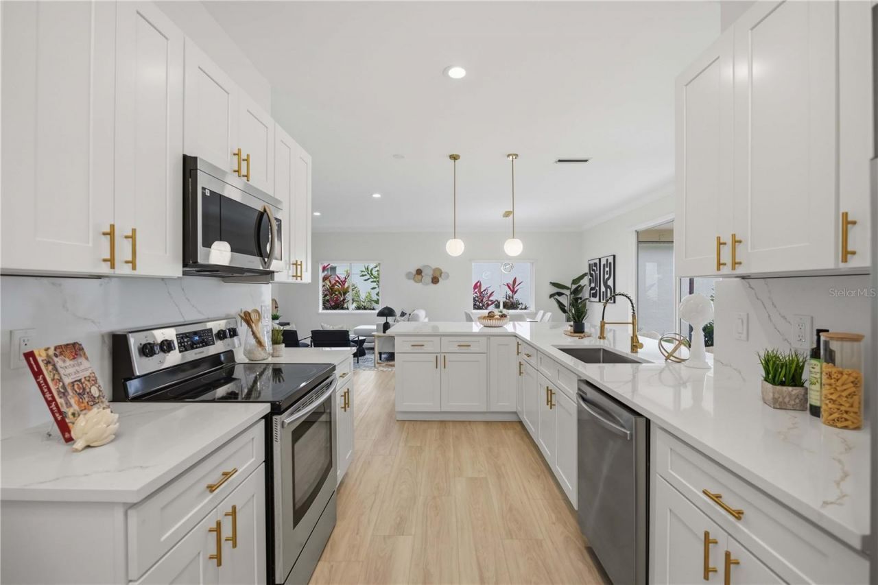 4320 Marcott Circle, Sarasota, FL 34233 Photo