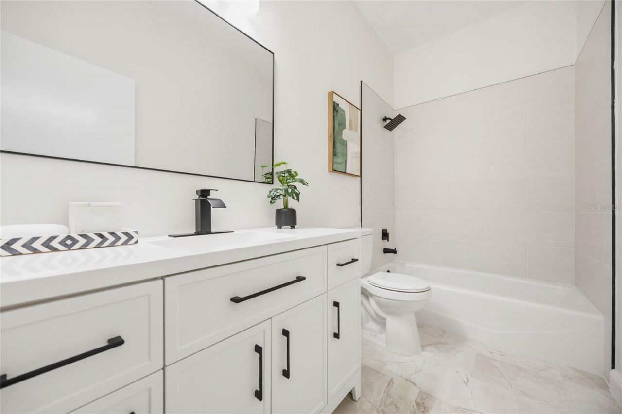 4320 Marcott Circle, Sarasota, FL 34233 Photo