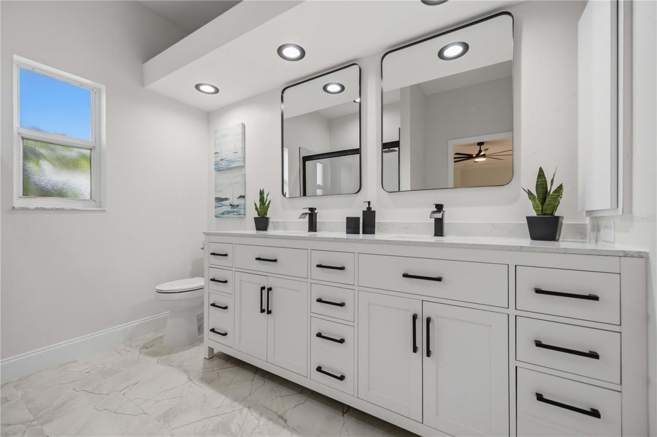 4320 Marcott Circle, Sarasota, FL 34233 Photo