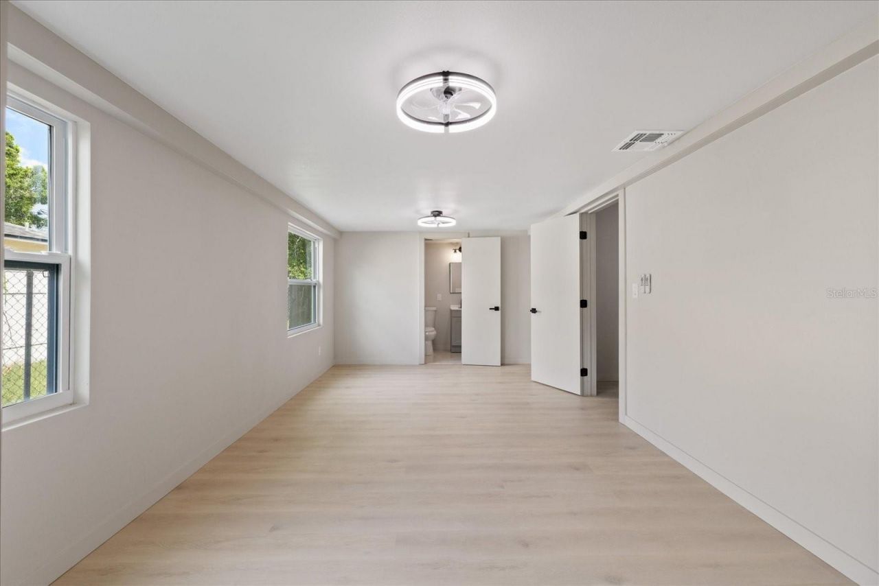 8211 Diagonal Road N, Saint Petersburg, FL 33702 Photo