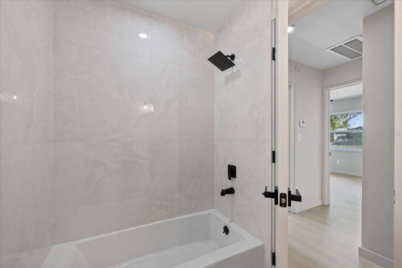 8211 Diagonal Road N, Saint Petersburg, FL 33702 Photo