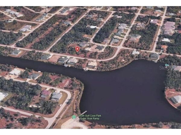10126 BOYLSTON STREET , PORT CHARLOTTE, FL 33981