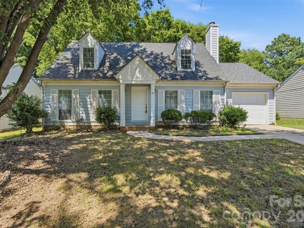 8345 Houndstooth Drive , Charlotte, NC 28227