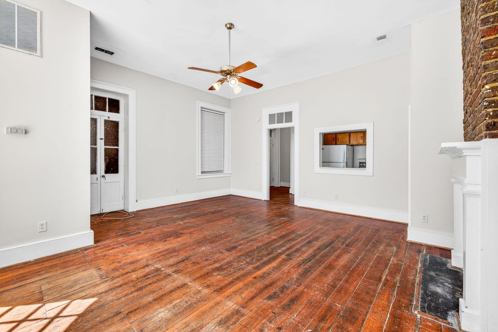 335 King Street Photo 8