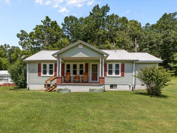 2035 Skyview Dr, Centerville, TN 37033