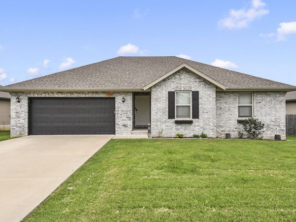 1360 S Rome Avenue, Republic, MO 65738