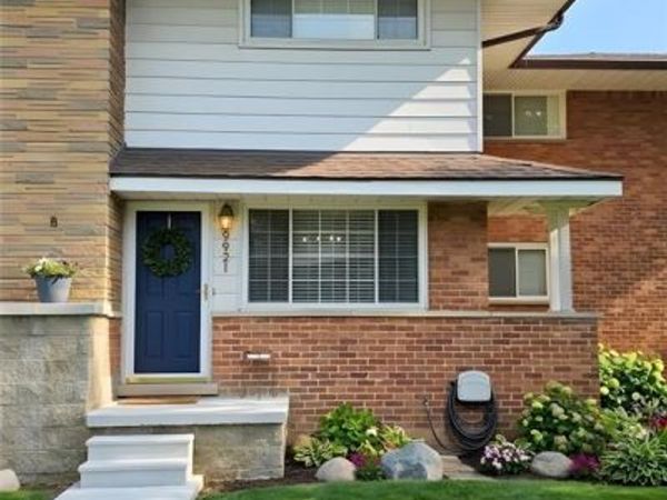 9921 Middlebelt Road , Livonia, MI 48150