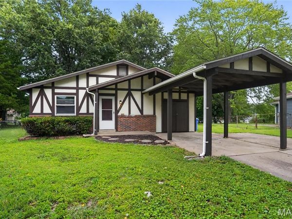 2423 Soundview Court, Florissant, MO 63031