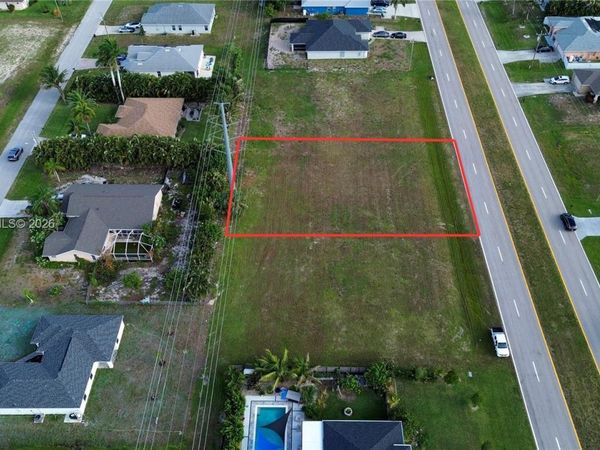 225 N EL Dorado BLVD , Cape Coral, FL 33142