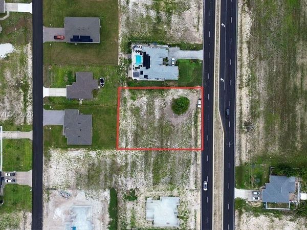 504 E Diplomat PKWY , Cape Coral, FL 33142