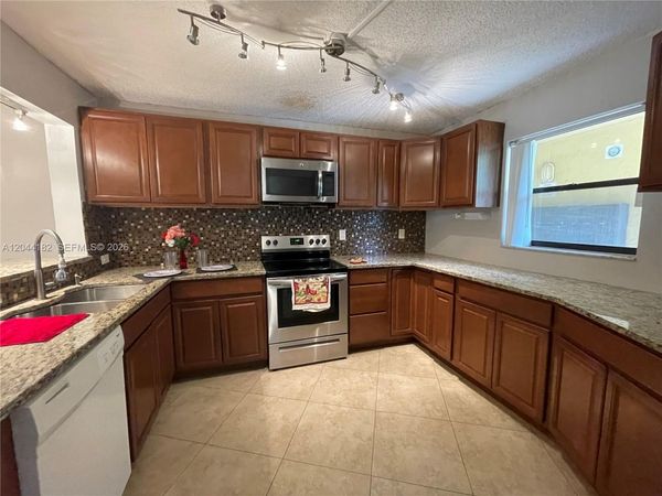 9044 NW 28th Dr , Unit 3-106, Coral Springs, FL 33065