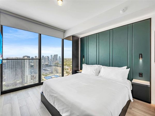 20 NE 11th, Unit EXECHPH04, Miami, FL 33132