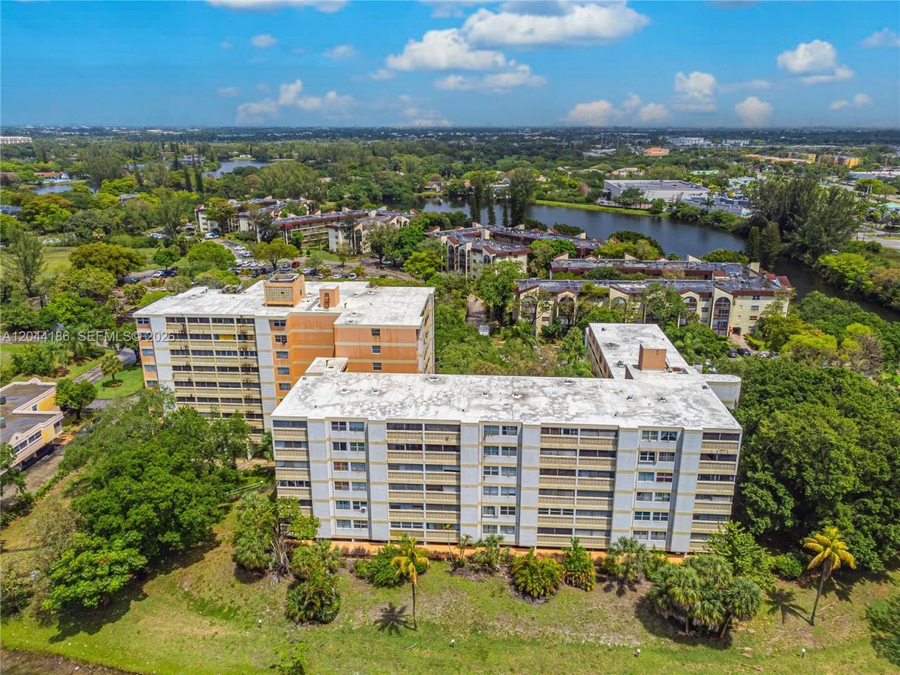 3301 Spanish Moss Ter, Unit 406, Lauderhill, FL 33319 Photo