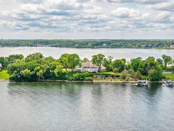 1480 Bracketts Point Road, Wayzata, MN 55391
