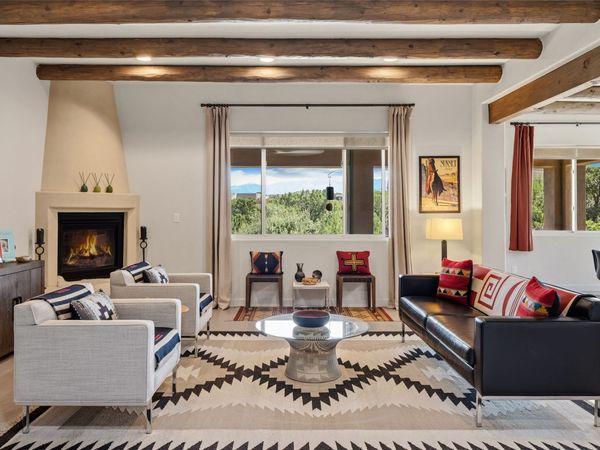 22 Via Summa , Santa Fe, NM 87507