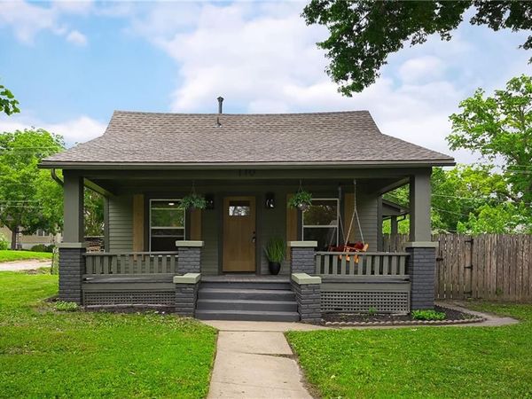 110 Campbell Street, Pleasant Hill, MO 64080
