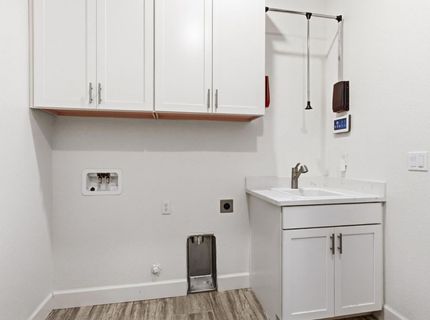 9875 Clyde Ingalsbe St, Elk Grove, CA 95624 Photo