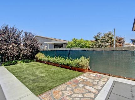 9875 Clyde Ingalsbe St, Elk Grove, CA 95624 Photo
