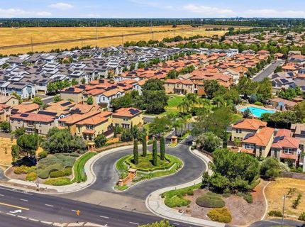 9911 Del Surf Ln, Elk Grove, CA 95757 Photo