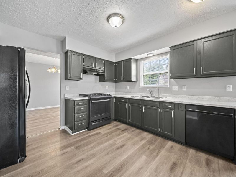 2839 Beal Drive , Columbus, OH 43232 Photo 11