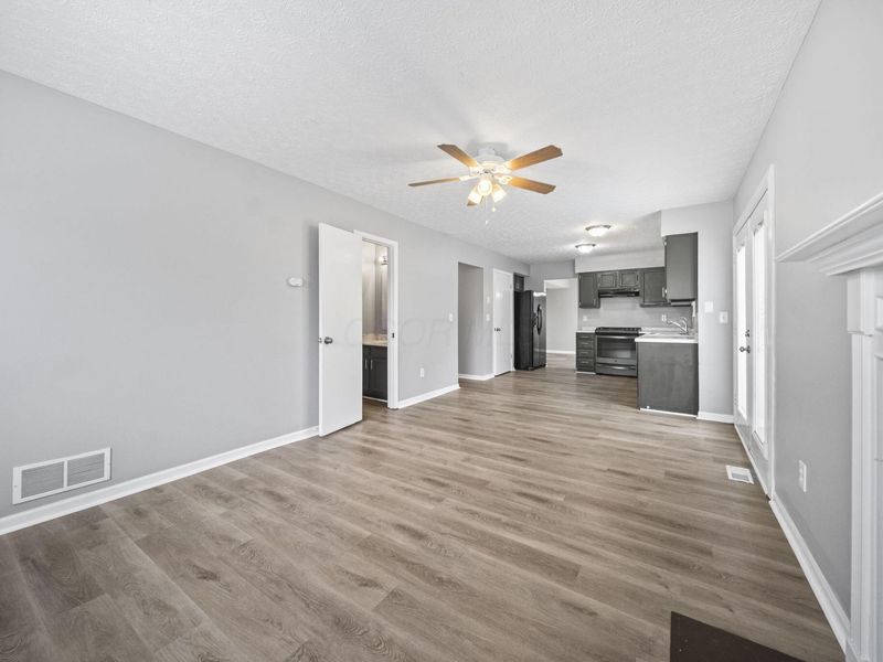 2839 Beal Drive , Columbus, OH 43232 Photo 15