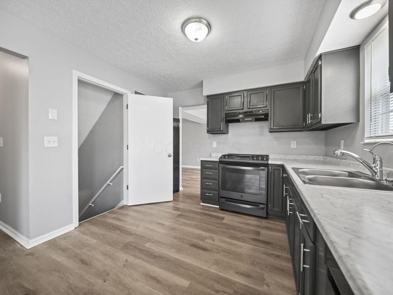 2839 Beal Drive , Columbus, OH 43232 Photo 7