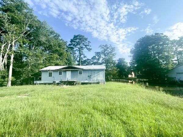 20194 LACOX Lane, Springfield, LA 70462