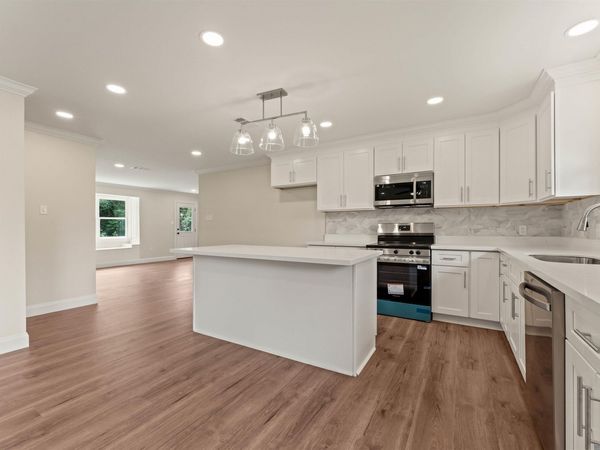 1142 Sharynwood Dr, Baton Rouge, LA 70808