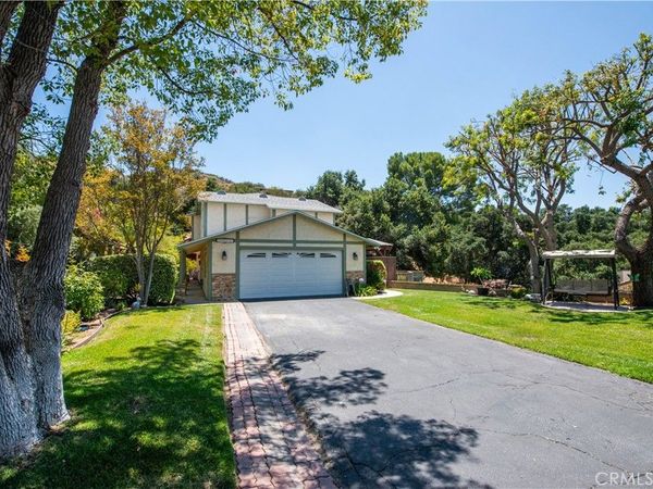 25023 1/2 Everett, Newhall, CA 91321