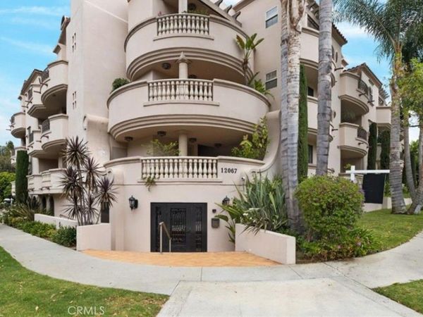 12067 Guerin Street, Unit 305, Studio City, CA 91604