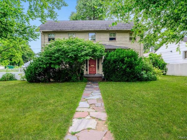 49 Hempstead Avenue, Malverne, NY 11565