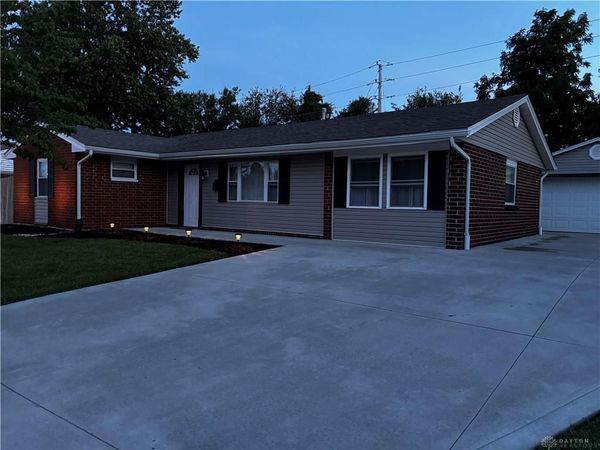 1737 Arapaho Drive, Xenia, OH 45385