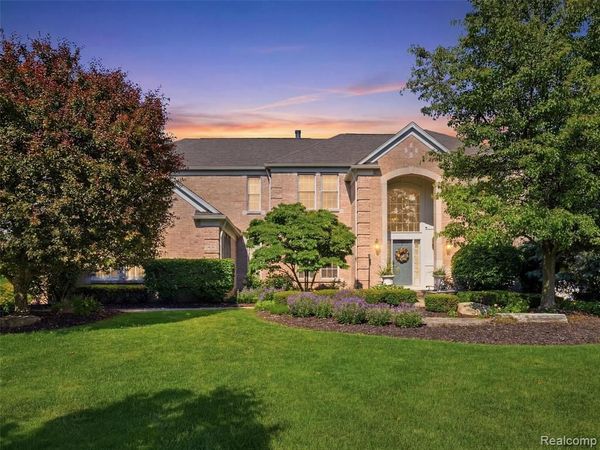 5631 Skye Court, Oakland Twp, MI 48306