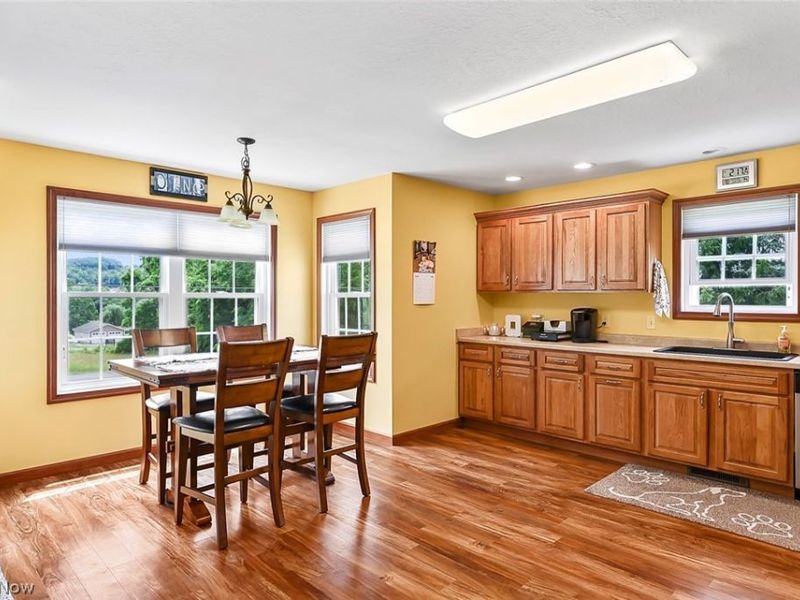 2343 Pleasant Hill Road NW, New Philadelphia, OH 44663 Photo 7