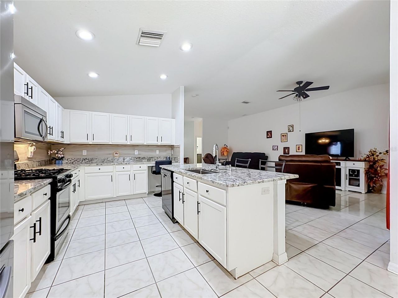 6630 Cambridge Park Drive, Apollo Beach, FL 33572 Photo