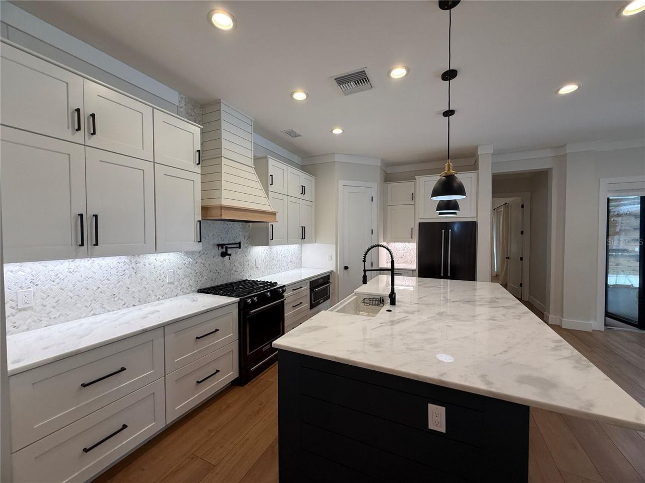20 W Crest Avenue, Winter Garden, FL 34787 Photo