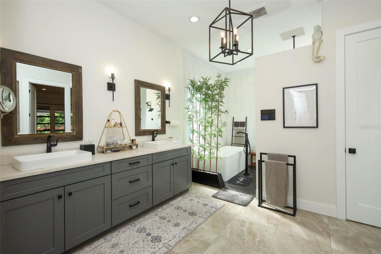 20 W Crest Avenue, Winter Garden, FL 34787 Photo