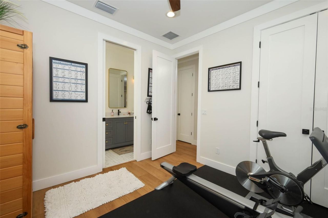 20 W Crest Avenue, Winter Garden, FL 34787 Photo