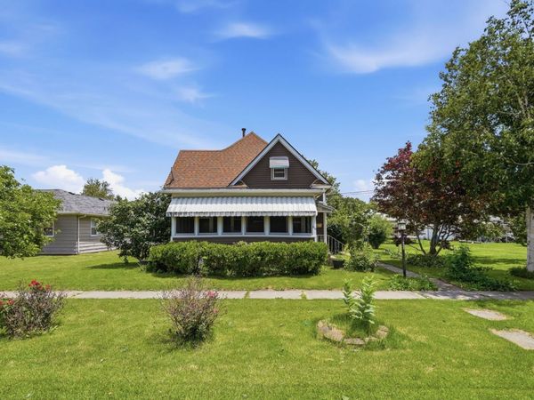 823 N A Street, Monmouth, IL 61462